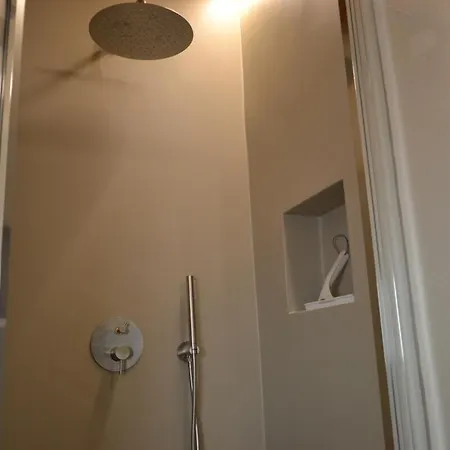 Cozy In Center With Kitchen And Wi-fi